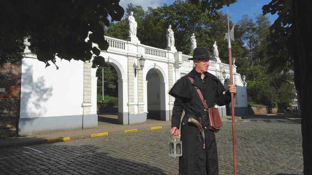 Met de nachtwachter op ronde in middeleeuws Diest